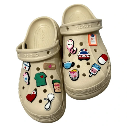 Pins Crocs Medical